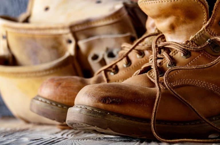 how to clean smelly work boots
