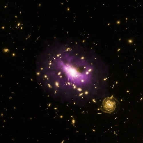 Extreme Power of Black Hole Revealed (NASA, Chandra, 01/23/14)